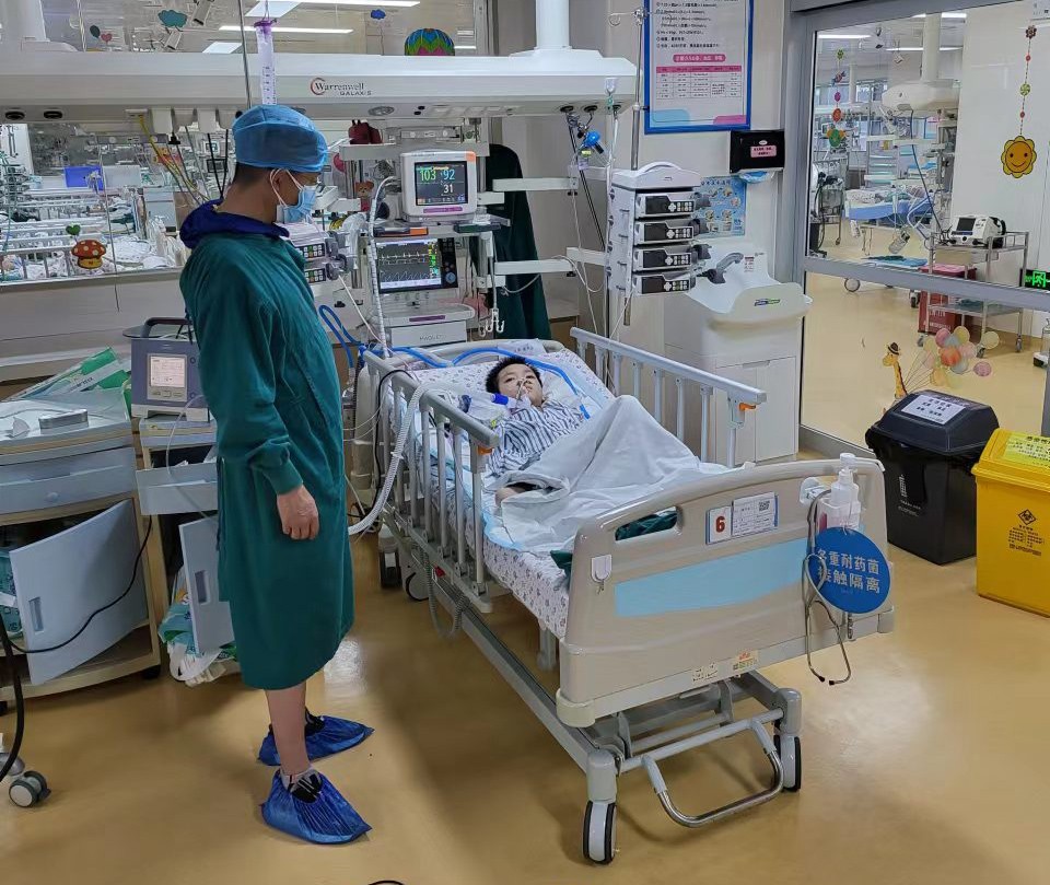 凤山县跨省救护车出租公司