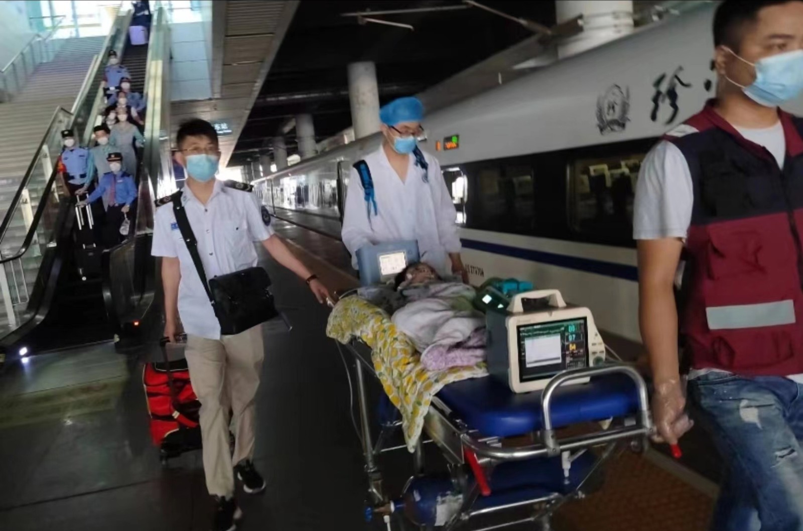 凤山县高铁转运公司